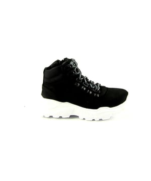 Nu in de sale: dit Trackstyle item voor een zeer lage uitverkoopprijs in onze Trackstyle outlet!
Op zoek naar een schoen in de categorie Sneakers? De 589 Wijdte 5 van Track Style is een aanwinst voor elke schoenenkast. De schoenen van Track Style zijn gemaakt van Leer combi en hebben een voering van Leer combi. De 589 Wijdte 5 is uitgevoerd in de kleur zwart.