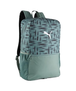 
100% Polyester. Lengte: 44,5cm. Breedte: 29cm. Hoogte: 11cm. Capaciteit: 20L. Zakken: 2 Mesh Zakken, Zijzak, 1 Voorzak, Ritssluiting. Compartimenten: 1 Hoofdcompartiment. Ontwerp: Streepjesprint, Logo. Geschikt voor een A4-map, gevoerde, verstelbare schouderriemen, verstevigd rugpaneel, geweven handgreep. Bevestiging: Tweewegrits.