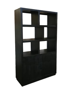 
Ben jij op zoek naar een trendy vitrinekast? Dan zijn de vitrinekasten van Livingfurn perfect voor jou! De vitrinekasten van Livingfurn zijn geïnspireerd op de nieuwste trends en designs. De vitrinekasten zijn zo ontworpen om jarenlang plezier van te kunnen hebben. De vitrinekast is gemaakt van hoogwaardig mangohout. De vitrinekast Jaxx Black past binnen heel veel interieurstijlen en is erg leuk te combineren met andere mangohouten artikelen. Belangrijke informatie: - De vitrinekast is gemaakt van manghout - Afmetingen van het artikel: 200x120x45cm- Goed te combineren in veel verschillende interieurstijlen- Leuk om decoratie in neer te zetten en spullen in op te bergenOver LivingfurnLivingfurn heeft een uitgebreid assortiment aan kasten, tafels, zitmeubelen en accessoires. De designs zijn stijlvol en tijdloos. De collectie is uitgerust in een moderne sfeer. Je kunt de artikelen van Livingfurn gebruiken als een echte statement piece in je woning. Het assortiment is heel veelzijdig. - Afmeting: 200x120x45 - Kleur: Zwart - Materiaal: Mangouhout