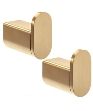 
Een handdoek op de grond ziet er rommelig uit en is onfris. Ga voor deze gouden handdoekhaak én zorg weer voor een strakke badkamer. Dat ruimt lekker op! Voordelen: Makkelijk te monteren met schroefset  Nooit meer rondslingerende handdoeken  Geleverd in een set van 2 Goud geeft een chique uitstralingMet deze gouden handdoekhaakjes zorg je voor een opvallend detail in je badkamer of toilet. Het champagnegoud heeft een luxe, premium uitstraling. Daarom past het erg goed bij materialen zoals marmer, donkere of juist lichte tegels. Het rvs materiaal is krasbestending en voorkomt verkleuring en roest. Opgeruimde badkamerDoor de gouden handdoekhaakjes kom je met meer rust je badkamer binnen. Het voorkomt rondslingerende handdoeken en geeft een netter resultaat. Extra voordeel: handdoeken droger veel sneller als je ze uithangt. Alleen te bevestigen met schroeven Zwaardere belastbaarheid voor badjassen, winterjassen, grote handdoeken; Duurzamer dan plakstrip: onmogelijk los te krijgen; Ook geschikt voor ruwe ondergronden zoals stucwerk, beton, ongelijke tegels Eenvoudige installatie Bestel vandaag nog en geniet snel van een opgeruimde badkamer!Materiaal: RVSKleur: GoudAfmetingen: Hoogte: 5CM x breedte: 2.4CM x Lengte: 5CM