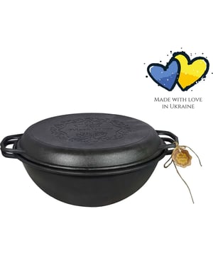 
De Gietijzeren Dutch Oven van Maysternya is perfect voor outdoor cooking en barbecue braadpannen. Met een inhoud van 12 liter biedt deze gietijzeren pan voldoende ruimte voor het bereiden van heerlijke maaltijden. Het is een geweldig cadeau voor kookliefhebbers en wordt geleverd als onderdeel van een pannenset. Bovendien is deze Dutch Oven PFAS vrij, waardoor je met een gerust hart kunt koken. De zwarte kleur geeft de pan een strak en modern uiterlijk. Kortom, met de Gietijzeren Dutch Oven van Maysternya haal je een hoogwaardige pan in huis voor een geweldige kookervaring. Wat deze Dutch Oven echt uniek maakt, is de uitstekende hitteverdeling. Dankzij het gietijzeren materiaal wordt de warmte gelijkmatig verdeeld, waardoor je gerechten perfect gaar worden en vol van smaak zijn. Of je nu een stoofpotje, een brood of een sappig stuk vlees bereidt, de Maysternya Gietijzeren Dutch Oven levert keer op keer heerlijke resultaten. Niet alleen zorgt het gietijzer voor een gelijkmatige hitteverdeling, maar het heeft ook een gezonde kookeigenschap. Het materiaal is namelijk vrij van schadelijke chemicaliën en is bestand tegen hoge temperaturen, waardoor je met een gerust hart kan koken. Bovendien heeft gietijzer de eigenschap dat het ijzer aan het voedsel wordt afgegeven, wat bijdraagt aan een gezonde dosis ijzer in je gerechten. Naast het feit dat deze Dutch Oven gezond en smaakvol kookt, is het ook nog eens een duurzame keuze. Gietijzer staat bekend om zijn lange levensduur en is bestand tegen corrosie. Hierdoor kan je jarenlang genieten van deze braadpan, zonder je zorgen te maken over slijtage. Bovendien is het gietijzer bestand tegen extreem hoge temperaturen en kan het zonder problemen op open vuur worden gebruikt. De veelzijdigheid van de Maysternya Gietijzeren Dutch Oven is werkelijk indrukwekkend. Van slow cooking tot bakken en van stoven tot braden, deze braadpan kan het allemaal. Dankzij het degelijke deksel sluit de pan goed af, waardoor je ook kan stomen, sudderen en zelfs bakken. Of je nu een heerlijke warme maaltijd wilt bereiden of een knapperige appeltaart, deze Dutch Oven is jouw geheime wapen in de keuken. Last but not least is de Maysternya Gietijzeren Dutch Oven ook nog eens zeer gemakkelijk schoon te maken. Het gietijzeren materiaal is van nature anti-aanbak, waardoor etensresten gemakkelijk loskomen. Na gebruik hoef je de pan alleen maar af te spoelen met warm water en mild afwasmiddel, waarna hij weer klaar is voor het volgende culinaire avontuur. Kortom, met de Maysternya Gietijzeren Dutch Oven haal je niet zomaar een braadpan in huis. Je krijgt een veelzijdig kookinstrument dat garant staat voor gezond, smaakvol en duurzaam koken. Of je nu gaat kamperen, een BBQ-party organiseert of gewoon thuis wilt genieten van een heerlijke maaltijd, deze Dutch Oven is jouw partner in crime.   Materiaal: Gietijzer