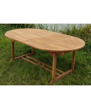 
Kom je vaak ruimte tekort aan tafel wanneer er meer gasten komen? De Livingfurn ovale uitschuifbare tuintafel biedt de perfecte oplossing! Deze prachtige teakhouten tuintafel combineert functionaliteit met een tijdloze uitstraling. Je kunt de tafel eenvoudig uitschuiven van 180 cm naar 240 cm, waardoor je moeiteloos plaats biedt aan 8-10 personen. Ideaal voor gezellige diners en lange zomeravonden in de tuin.Deze ovale tuintafel is vervaardigd uit hoogwaardig teakhout, bekend om zijn duurzaamheid en natuurlijke weerbestendigheid. Het onbehandelde teakhout geeft de tafel een warme en authentieke look die perfect past in elke buitenruimte. Het verlengstuk is slim opgeborgen onder het tafelblad, waardoor het uitschuiven snel en eenvoudig is. Geniet van het gemak en de flexibiliteit die deze Livingfurn tuintafel biedt!TypeTuintafelVormOvaalMerkLivingfurnMateriaal TafelbladTeakhoutMateriaal Tafel Frame/PotenTeakhoutKleurNatuurlijk TeakLengte (ingeschoven)180 cmLengte (uitgeschoven)240 cmBreedte100 cmHoogte78 cmGewicht (ongeveer)30 kgZitplaatsen (zonder verlenging)6-8 personenZitplaatsen (met verlenging)8-10 personenAfmeting Pakket Breedte104 cmAfmeting Pakket Hoogte30 cmAfmeting Pakket Lengte184 cmGewicht Pakket35 kgAfstand tussen poten170 cm