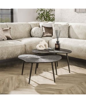 
De salontafel Brown Ray Metal is uitgevoerd in een set van twee. Het blad met verjongde rand is gemaakt van MDF en afgewerkt met een Ray Metal finish in een warme bruin-bronzen kleur. De poten zijn slank, licht taps en vervaardigd uit gepoedercoat staal in een bijpassende tint. De tafels kunnen samen of los van elkaar worden gebruikt. Ontdek al onze artikelen in de Brown Ray Metal en Ray Metal serie.Over het merkWij zijn continu bezig met het samenstellen van stoere collecties die naast functioneel ook nog is heel trendy zijn. Veel van ons assortiment is zo ontworpen dat het leuk bij elkaar staat in elke kamer, daarom raden wij zeker aan om even een kijkje te nemen in ons assortiment voor leuke matchende items! - Afmeting: - Kleur: Bruin - Materiaal: Metaal