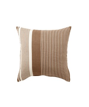 
Cushion Mik Cotton Beige/Brown Width50Height10Length50Weight0.745 kgCollectionZomer 2023Colour BrownMaterial compositionPolyester(90%),cotton(10%)Washing instructions30°c Materiaal: