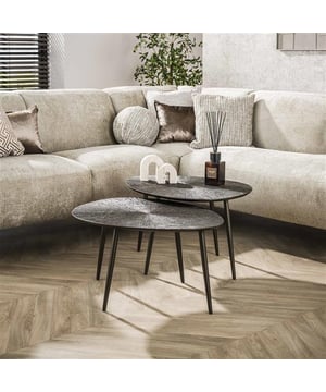 
De salontafel Brown Ray Metal is uitgevoerd in een set van twee. Het blad met verjongde rand is gemaakt van MDF en afgewerkt met een Ray Metal finish in een warme bruin-bronzen kleur. De poten zijn slank, licht taps en vervaardigd uit gepoedercoat staal in een bijpassende tint. De tafels kunnen samen of los van elkaar worden gebruikt. Ontdek al onze artikelen in de Brown Ray Metal en Ray Metal serie.Over het merkWij zijn continu bezig met het samenstellen van stoere collecties die naast functioneel ook nog is heel trendy zijn. Veel van ons assortiment is zo ontworpen dat het leuk bij elkaar staat in elke kamer, daarom raden wij zeker aan om even een kijkje te nemen in ons assortiment voor leuke matchende items! - Afmeting: - Kleur: Bruin - Materiaal: Metaal