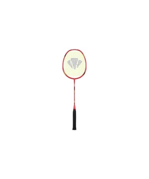 
U zult de kracht van uw spel ontketenen met het Carlton Tru-Storm ASI 200 badmintonracket specifiek voor heren. Dit uitmuntende stuk sporttechnologie, uitgevoerd in een stoer rood design, staat te popelen om deel te worden van elk nieuw match, elk nieuw punt, elke nieuwe overwinning die op uw pad komt. Hét verkoopargument van de Carlton Tru-Storm ASI 200 ligt in zijn voordelen. Dit badmintonracket, ontworpen voor herengebruik, pronkt met een ongeëvenaarde mix van controle en kracht die uw prestaties op het hof naar een hoger niveau tillen. De glans van de rode kleur draagt bij aan een stijlvolle uitstraling en spreekt ook tot de verbeelding. Belangrijke kenmerken zetten de Carlton Tru-Storm ASI 200 in een klasse apart. De essentiële component is de ASI-technologie die de aerodynamica van het racket verbetert. Hierdoor kunt u sneller zwiepen en de shuttle met meer kracht raken. Daarnaast is het gewicht en de balans van het racket zorgvuldig geoptimaliseerd voor heren om zo de perfecte