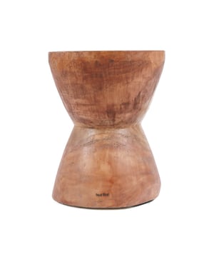 
Built with traditional Indonesian suar wood, the Kona Stool has a tapered shape and smooth, dark finish that is as beautiful as it is durable. This iconic stool can also become a side table, or even a night stand. We love the organic look and feel of this item and so will you! Suar wood always varies in tone, colour and pattern. Wood is a living material that expands and contracts, causing cracks and knots. We take steps during transport and in our warehouse to dry and coat suar wooden items, but it may still hold moisture deep within that can seep out over time.Treating the product with a protective oil yearly is recommended, this will also revive the colour. KleurNaturelHoogte (cm)40Breedte (cm)40Lengte (cm)40Waar te gebruiken?Binnenshuis - Overdekt buitenMaterialenSuar hout Materiaal: