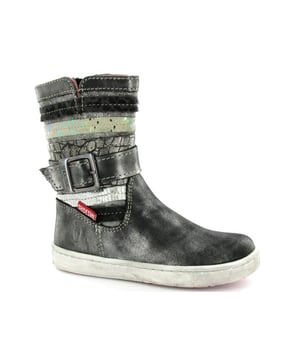 Scoor deze nieuwe outfit van Shoesme nu in de Shoesme sale met hoge korting!
Op zoek naar een schoen in de categorie Laarzen? De D van Shoesme is een aanwinst voor elke schoenenkast. De schoenen van Shoesme zijn gemaakt van Leer en hebben een voering van Leer. De D is uitgevoerd in de kleur zilver.