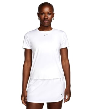 
De Nike One Classic top is de perfecte metgezel, of je nu klaar bent voor een intensieve work-out of gewoon wilt ontspannen. Gemaakt van licht, zijdezacht materiaal dat snel droogt, is deze top geschikt voor de hele dag door. Met zijn tijdloze en comfortabele stijl, gecombineerd met zweetafvoerende technologie, blijf je comfortabel, droog en zelfverzekerd, of je nu 's ochtends aan het wandelen bent, je dagelijkse routine volgt of onderweg bent naar je avondactiviteiten. Met de Nike One Classic top ben je klaar voor alles wat de dag je brengt, met stijl en comfort als constante metgezellen.