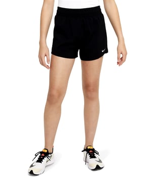 
Ren je voor de lol? Of voor de sport? Misschien gewoon om je benen te strekken na een lange dag op school? Deze Nike Dri-FIT One shorts zijn ontworpen om elke stap die je zet comfortabel te maken. Lichtgewicht en duurzaam, met een ademende voering, hoef je je nooit zorgen te maken over je comfort tijdens het hardlopen. Deze shorts zijn gemaakt om je zelfverzekerd en ontspannen te laten genieten van elke hardloopsessie. Of je nu op de baan bent of gewoon een rondje door de buurt maakt, met deze shorts kun je met gemak elke uitdaging aan. Dus, waar wacht je nog op? Trek je Nike Dri-FIT One shorts aan, ga eropuit en geniet van de vrijheid van hardlopen, waar en wanneer je maar wilt.