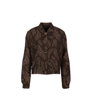 
Dit stijlvolle damesjack van het merk Elvira Casuals is een must-have voor elke kledingkast. Het jack heeft een prachtig bruin dessin en is gemaakt van hoogwaardige materialen, waaronder 85% polyester, 11% metaalvezel en 4% elastaan. Dit zorgt voor een comfortabele en perfecte pasvorm.en#10;en#10;Het jack is niet alleen modieus, maar ook zeer praktisch. Dankzij de hoogwaardige materialen is het perfect voor elk seizoen en kan het gedragen worden bij elke gelegenheid. Of je nu naar kantoor gaat of een avondje uit, met dit jack zie je er altijd stijlvol uit.en#10;en#10;De bruine kleur geeft het jack een tijdloze uitstraling en maakt het eenvoudig te combineren met andere kleuren en prints. Draag het bijvoorbeeld over een blouse en jeans voor een casual look of over een jurkje voor een meer geklede outfit.en#10;en#10;Bestel nu dit prachtige jack dames in het bruin dessin en maak je garderobe compleet. Het is een echte eyecatcher en zal zeker niet onopgemerkt blijven. Shop nu  en ervaar de perfecte mix van comfort en stijl!