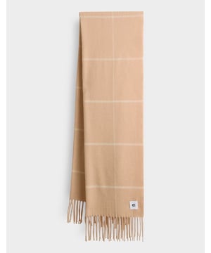 
Deze prachtige zand dessin kleurige sjaal shawls voor dames van het merk Opus zijn een absolute must-have voor elke modeliefhebber. Gemaakt van 65% polyethyleen en 35% viscose, bieden deze sjaal shawls niet alleen een stijlvolle toevoeging aan je outfit, maar ook aangenaam draagcomfort. Of je nu gaat voor een casual of chique look, deze sjaal shawls zijn perfect te combineren met elke outfit. De opvallende zandachtige kleur zorgt voor een subtiele touch en de unieke dessin voegt een speels element toe. Met deze sjaal shawls ben je gegarandeerd van een trendy en comfortabele look. Shop nu deze zand dessin kleurige sjaal shawls van Opus  en maak je kledingcollectie compleet!