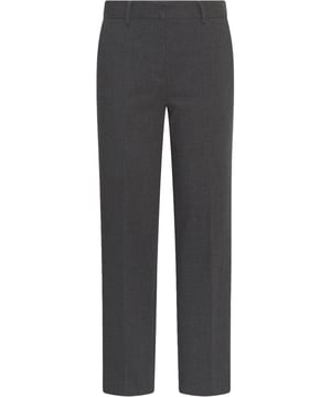 
De mschhada Henrike slim pants regular van moss copenhagen is een tijdloze chino in een warm grijs melange die moeiteloos met je dagelijkse garderobe meebeweegt. Gemaakt van een mix met elastane, polyester en viscose krijgt de stof een nette, bijna kreukvrije uitstraling die er verzorgd uitziet zonder stijf te voelen. De taille ligt op een normale hoogte en de broek sluit aangenaam aan rond de heupen, waardoor je silhouette natuurlijk wordt omlijnd; boven de knie loopt het been recht waardoor je zowel kantoorlooks als weekendcombinaties makkelijk mixt. Door de normale lengte en de ingetogen kleur voelt deze pantalon verrassend veelzijdig: draag 'm met een zachte trui of een nette blouse en de outfit krijgt meteen karakter.Het materiaal heeft net genoeg rek om je vrij te laten bewegen, terwijl de afwerking een subtiele elegantie behoudt die je outfit optilt. Deze chino balanceert eenvoud en stijl, en geeft je een gerust gevoel van verzorgde nonchalance ? perfect voor momenten waarop je er moeiteloos goed uit wilt zien.