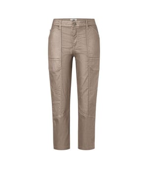 
50% Lyocell, 39% Cotton, 8% PC, 3% Spandexrelaxed fit