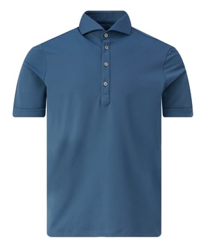 
John Miller Polo SS combineert stijl en comfort met zijn effen blauwe kleur en korte mouwen. Deze polo biedt een relaxed fit voor een ontspannen uitstraling. Gemaakt van 88% polyamide en 12% elastaan, voel je de kwaliteit bij elke beweging. John Miller staat bekend om tijdloze elegantie en vakmanschap.