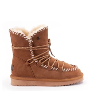 
Materiaal: Suede, Zool: Rubber, Uitneembaar voetbed: Nee, Model: Waturra, Hakhoogte: , Serienummer: 271.35.019, Wijdtemaat:  , Wijdtemaat omschrijving: