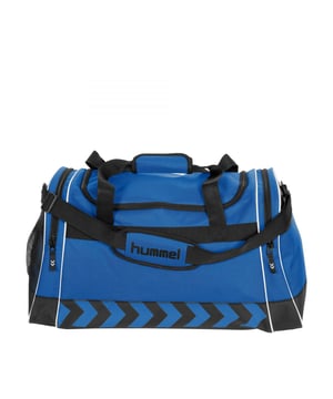 
Hummel Luton Bag voetbaltas

 Deze sporttas is vervaardigd uit hoogwaardig 600d polyester. De tas heeft een u-vormige rits aan bovenzijde, die toegang geeft tot het grote binnenvak. Deze is voorzien van een sleutelvakje met rits. De tas heeft twee zijvakken met ritsen. De zachte schouderpad op de verstelbare schouderband geeft optimaal draaggemak. De onderkant van de tas is gemaakt van waterafstotend materiaal, met studs voor extra bescherming.

 Handig om te weten:


 - Materiaal: 100% polyester
- Afmeting:  33 x 63 x 34