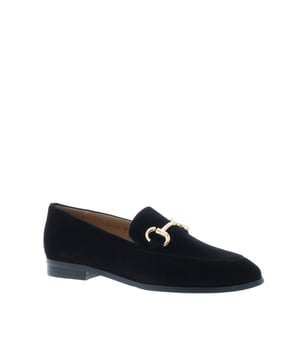  Hotitem uit de nieuwe collectie van Di Lauro   Makkelijk te combineren  Betaal achteraf
Di Lauro Laure Dames Loafer Een traditionele loafer met een gouden randje, dat is deze instapper van het merk Di Lauro! De loafer heeft een buitenwerk van suède en is voorzien van een gouden bitje op de wreef. Dit geeft de schoen een chique uitstraling! De instapper heeft een spitse leest en loopt dus wat spitser bij de tenen. Aan de binnenzijde is de loafer voorzien van leer en heeft het een vast voetbed. Geef je look een chique touch! Wil je deze loafer van Di Lauro snel in huis hebben? Bestel dan online of kom naar een van onze winkels. Eigenschappen * Hakhoogte: 2 cm * Geen uitneembaar voetbed * Tip: Bestel je eigen maat!