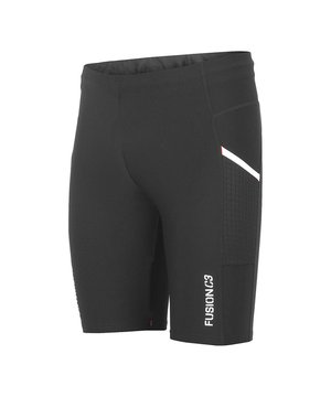 Liefde op het eerste gezicht kan echt bestaan! Wij hebben het ervaren toen we dit prachtige item uit de nieuwste collectie van Fusion voor het eerst zagen. Make your day, everyday!
De Fusion C3 Short Tight voor zowel dames als heren is een comfortabele hardlooptight. De tight is gemaakt van Comp3-materiaal. Dit materiaal stimuleert de doorbloeding en zorgt voor een comfortabel gevoel. De dubbellaagse stof voert vocht effectief af tijdens het hardlopen. De platte naden bieden extra comfort. Eigenschappen: * Comp3-stretch-materiaal past zich volledig aan het lichaam aan. De korte tight is hierdoor geschikt voor zowel dames als heren * Twee zakken op de bovenbenen * Zakje aan achterzijde voor het meenemen van bijvoorbeeld een telefoon * Sleutelzakje aan achterzijde * Voert vocht effectief af * Stimuleert de doorbloeding * Tailleband met trekkoord * Platte naden * Laag ingesneden design, valt op de heup en blijft goed op z'n plek zitten * Reflecterende elementen voor extra zichtbaarheid