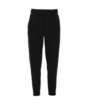 Soms is het tijd om jezelf even te verwennen. Met deze topper van Athlecia lukt dat zeker. Tijdloos en elegant en een hotitem uit de nieuwste collectie van Athlecia.
Athlecia Training Lange broeken van het materiaal en in de kleur Zwart.