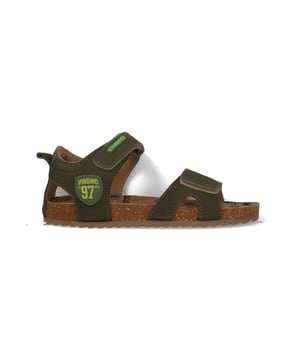 Liefde op het eerste gezicht kan echt bestaan! Wij hebben het ervaren toen we dit prachtige item uit de nieuwste collectie van Vingino voor het eerst zagen. Make your day, everyday!
Vingino Sandalen Sepp VB47-5082-03 Groen. Voor 23.59uur besteld, morgen geleverd.