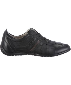 
Deze sneaker is gemaakt van leer, heeft een perfecte pasvorm en flexibele rubberen zool. Er is een soft-walk-systeem dat goed lopen bevordert. Binnenzool is uitneembaar, voering van textiel.