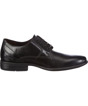 
Moderne elegante schoenen met veel comfort. Contrasterende randafwerkingen en perforaties aan de achterkant geven dit model een bijzondere uitstraling. Flexibele buitenzool van TR met fijn lederen frame versterken de elegantie van dit model. Leren voering en binnenzool zorgen voor comfort.