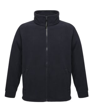 
Fleece manchetten Verstelbare schokkoord zoom Interactief - ideaal om te dragen met: Gibson jas zie Vertex jas zie 2 onderste zakken met rits Symmetrie Fleece - lichtgewicht / erg warm Ook verkrijgbaar in damesmaten, code TRF541 Ook verkrijgbaar in kindermaat, code TRF542 Gewicht: 280 g/m Stof: 280-serie anti-pluis Symmetrie fleece XS (Borstomvang: 91,5cm) S (Borstomvang: 96cm) M (Borstomvang: 102cm) L (Borstomvang: 107cm) XL (Borstomvang: 112cm) 2XL (Borstomvang: 119cm) 3XL (Borstomvang: 127cm) 4XL (Borstomvang: 135cm) Een uitgebreid assortiment geschikt voor promotie- en bedrijfredenen maar ook als vrije tijdskleding, tegen verrassend concurrerende prijzen.