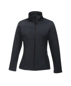 
100% softshell Waterdicht en ademend structuur Windbestendig membraanweefsel Ritsbescherming aan de binnenkant 2 onderste zakken met ritssluiting en 1 borstzak Verstelbare schokkoord zoom Gevormde pasvorm Regatta damesmaten (borstomtrek ongeveer): 34 (76 cm), 36 (81 cm), 38 (86 cm), 40 (92 cm), 42 (97 cm), 44 (102 cm), 46 (109cm), 48 (114cm), 50 (122cm), 52 (127cm), 54 (132cm), 56 (137cm), 58 (142cm), 60 (147 cm), 62 (152 cm), 64 (158 cm).
