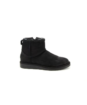 
Artikel G4236 A94F17  in de kleur road nero/nimes black shop je gemakkelijk en snel op onze webshop. Bekijk de gehele collectie van Giga online