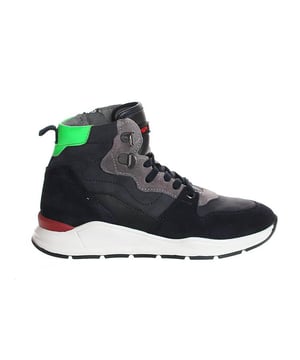 
De H1540 21446co van HIP Shoe Style is een echte blikvanger. De H1540 21446co is uitgevoerd in de kleur d.blauw combi (214-46CO). Bekijk ook onze overige collectie van HIP Shoe Style onze webshop!