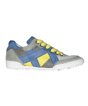 
Sneaker van Trackstyle met perfecte pasvorm door goede hielomsluiting en voorgevormd voetbed. deze schoen is uitermate geschikt voor extra smalle voeten door de lage wreefruimte