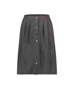 
De Skirt Viki UNN221120PL van JANE LUSHKA is een chique rok met een knoopsluiting en knoop details. Deze rok heeft een aansluitende fit en valt net boven de knie. Dit item is uitgevoerd in de kleur Old Black.
