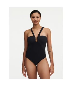 
Chantelle Glow swimsuit

Details:

Zonder beugels

Halslijn: Rugdecolleté

Sluiting: Zonder sluiting

Patroon: Effen

Artikelnummer: CH981G00H-Q11