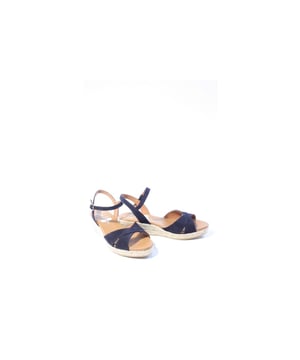 
Merk: Viguera, Model: Espadrilles, Materiaal: Suede, Hakhoogte: 3 cm, Kleur: Blauw