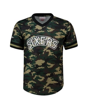 Mitchell & Ness NBA Philadelphia 76ers Camo Mesh T-shirt för herrar