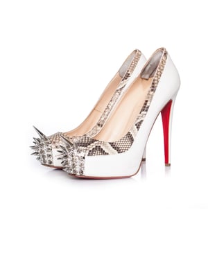 Witte plateau spikeschoenen