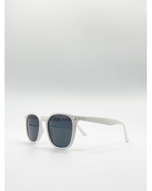 Classic Preppy Square Sunglasses With Key Hole Nosebridge