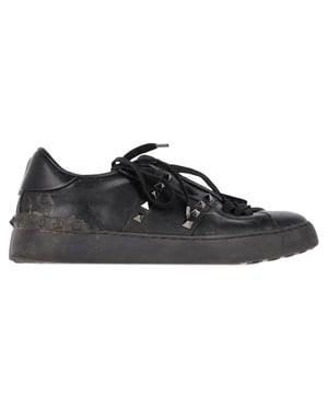 Valentino Garavani Rockstud Vetersneakers in Zwart Kalfsleer
