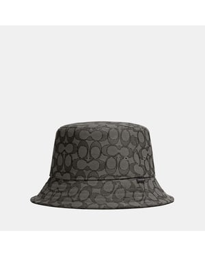 Signature C Jacquard Bucket Hat