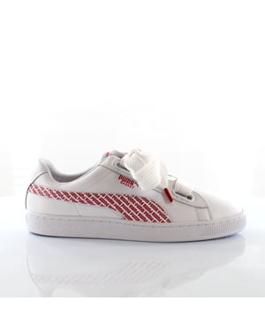 Puma Basket Heart AOP Dam Vit Träningsskor