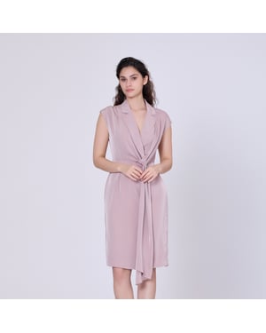 Klänning med asymmetrisk draperad panel i mattsatin
