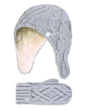 Värmehållare - Flickor Majestic Mjuk mysig kabelstickad design Bobble Trapper Mössa och Vantar Handskar Set - Frost Grey
