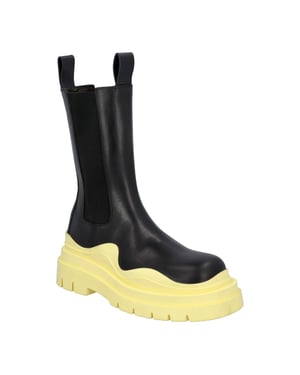 Bottega Veneta Dames Tire Chelsea Boots in Zwart Citroenleer