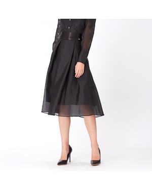 Utsvängd kjol i organza och satin