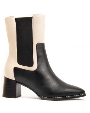 Montevita Heel Ankle Boot Calig4 I Svart