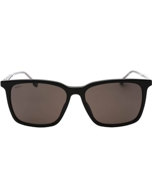 Hugo Boss grijze lens zwarte zonnebril