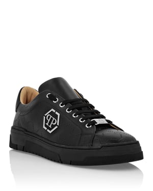 Low Top Leather Skeakers Matte Monogram