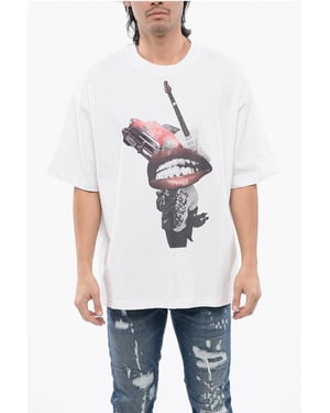 Vit t-shirt med strassmönster och oversize-passform