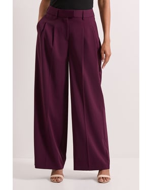 Pleated Wide Leg Trouser